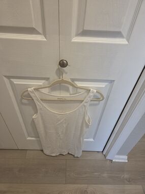 New York & Company Cream Scoop Neck Tank Top